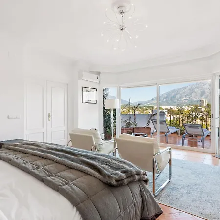 Molo 44 Puerto Banus Guest house 4*