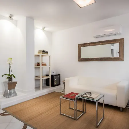 Molo 44 Puerto Banus בית הארחה מארבלה