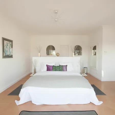 Guest house Molo 44 Puerto Banus 4*
